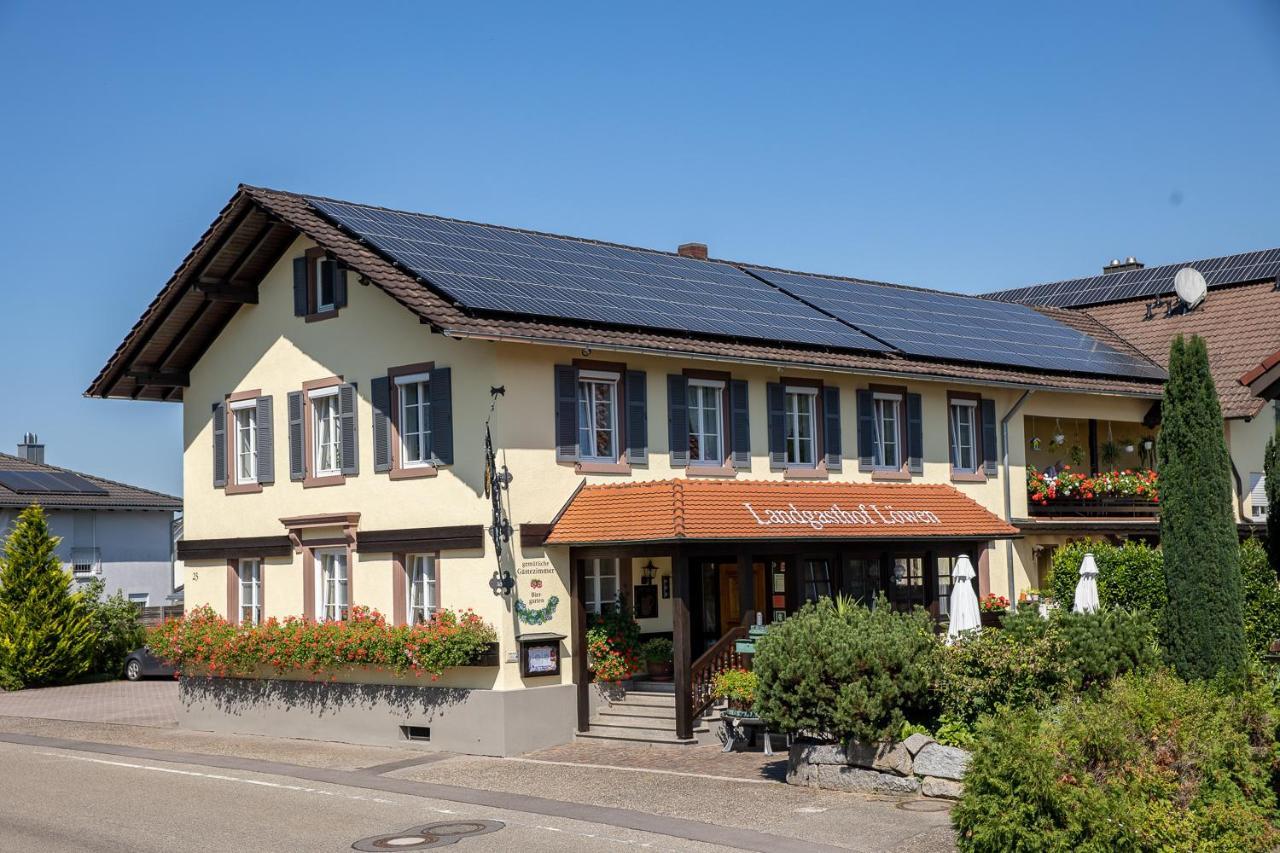 Landgasthof & Brauerei Loewen Sasbach Sasbach (Ortenau) Exterior foto